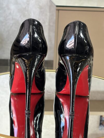 IMG_8810 Escarpins Christian Louboutin T.38,5