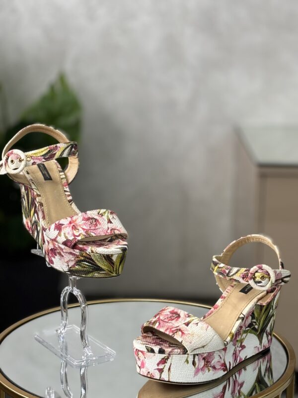 Sandales Dolce & Gabbana T.39