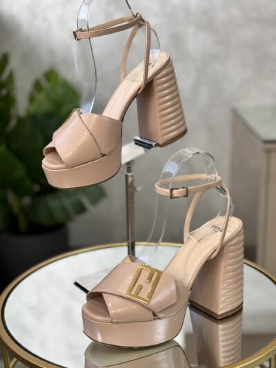 IMG_5635 Sandales Fendi T.37,5